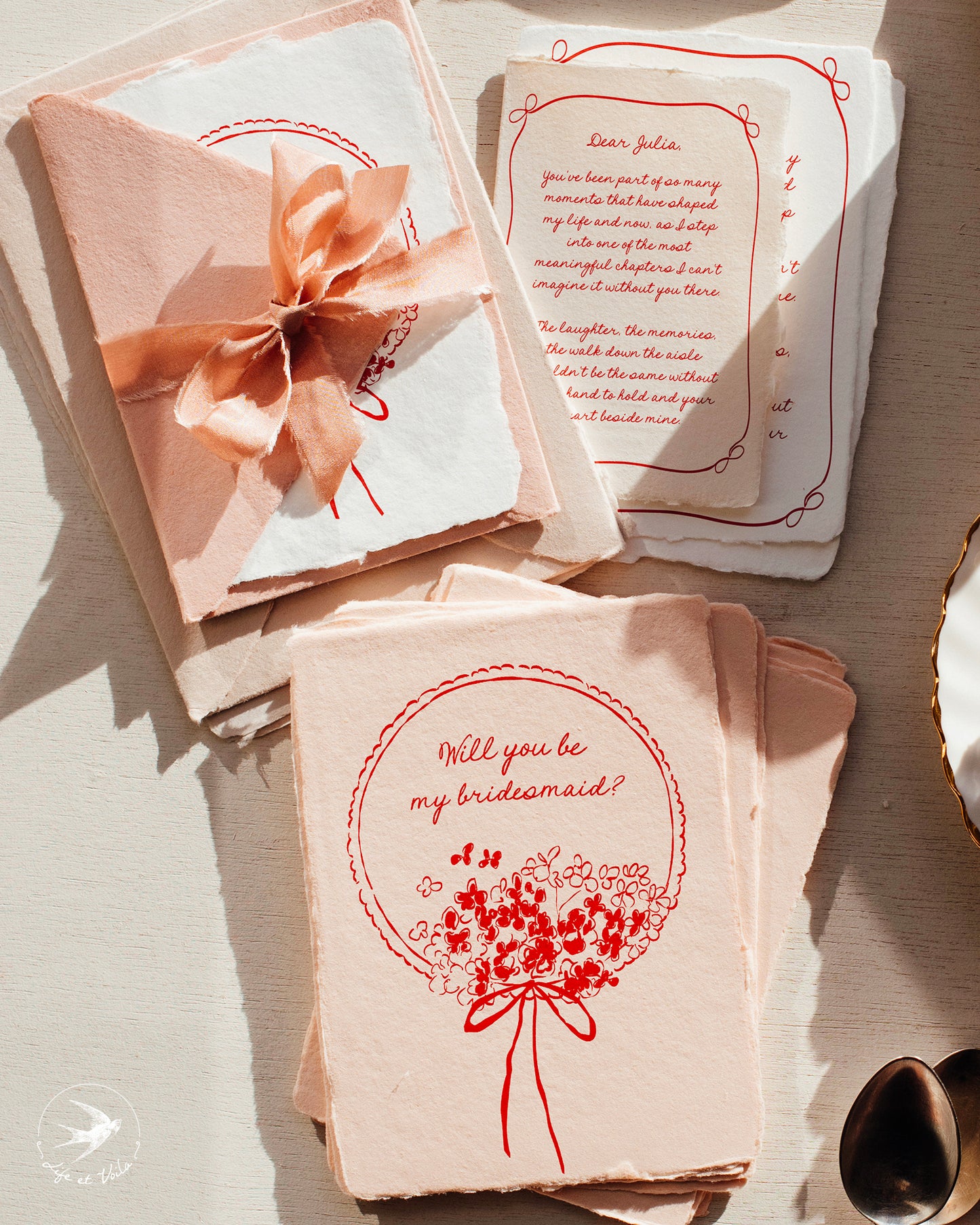 Vuoi Essere la Mia Damigella? | Proposta Stravagante per Damigella | Modello Canva Modificabile | Rosso